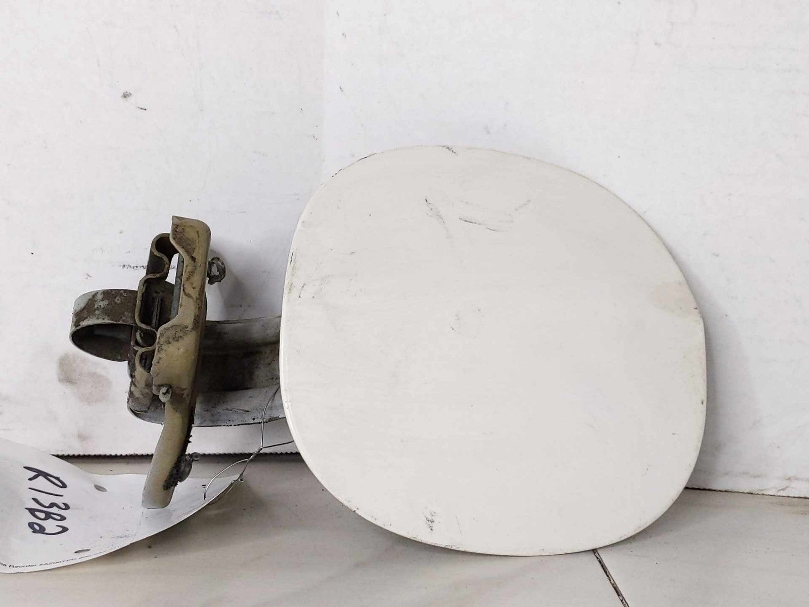 Fuel Tank Door GMC ACADIA 07 08 09 10 11 120