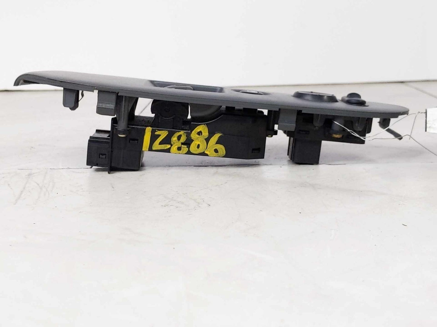 Door Switch Front HONDA ELEMENT 03 04 05 06 07 08 09 10 114