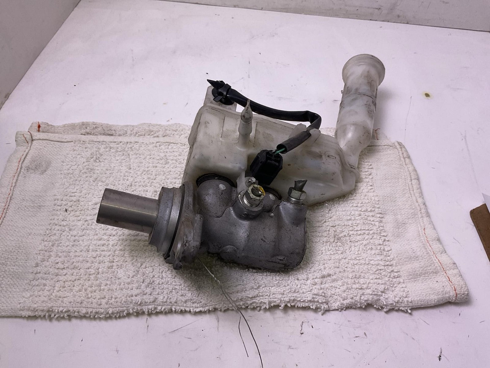 Master Cylinder NISSAN SENTRA 13 14 15 16 17 18 191