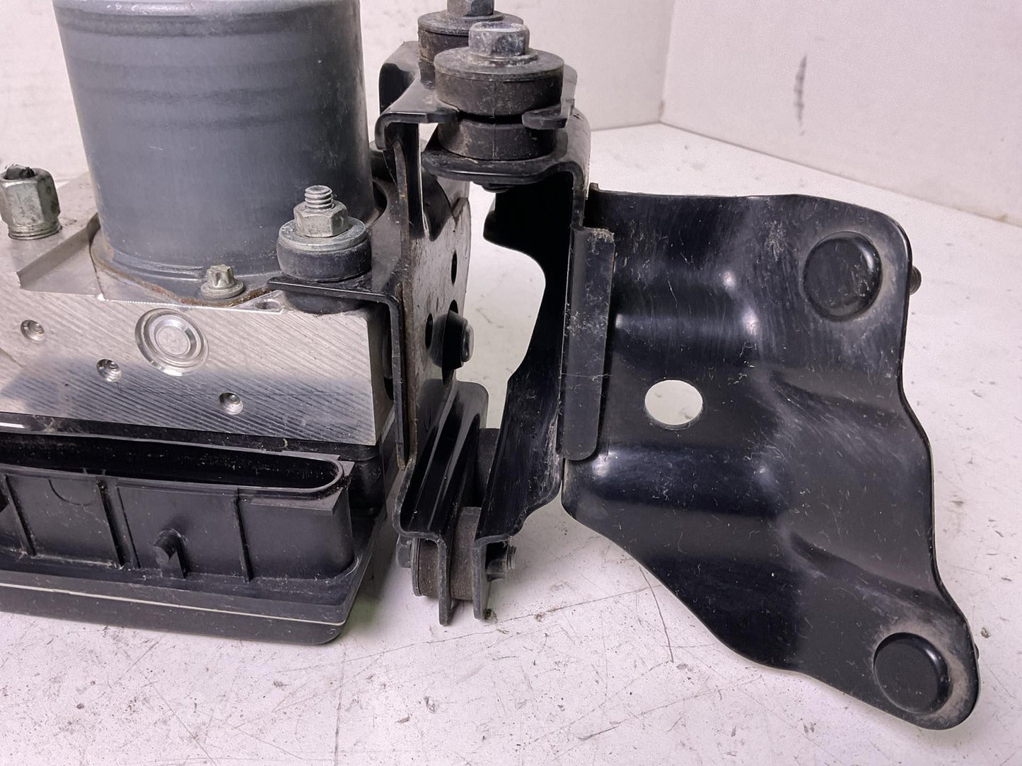 Anti-lock Brake Parts INFINITI G35 07 085