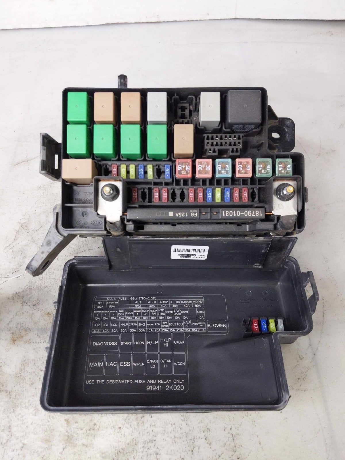 Engine Fuse Box For 2012 2013 KIA Soul0