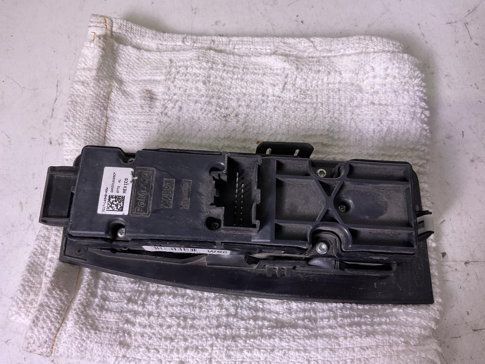 Door Switch Front FORD TAURUS 13 14 15 16 17 18 195