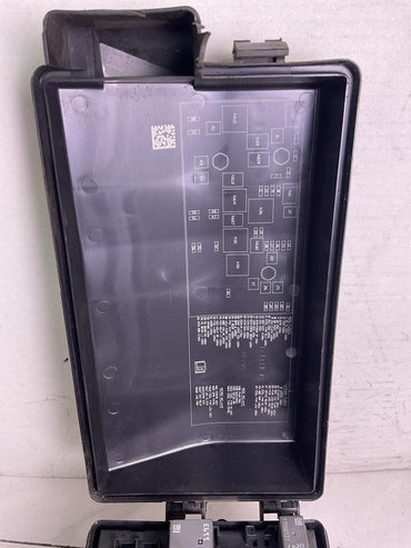 Engine Fuse Box For 2011 Chevy Camaro1