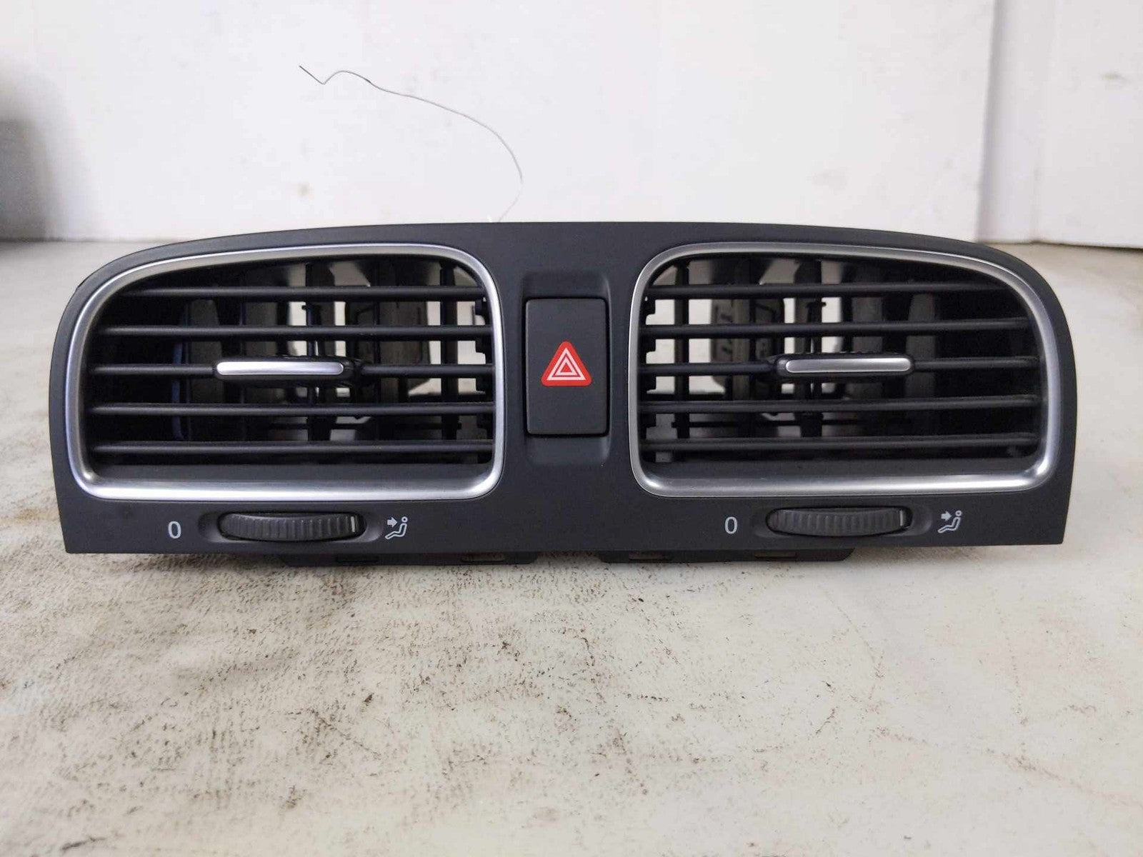 Air Cond./heater Vents GOLF EXCEPT GTI 120