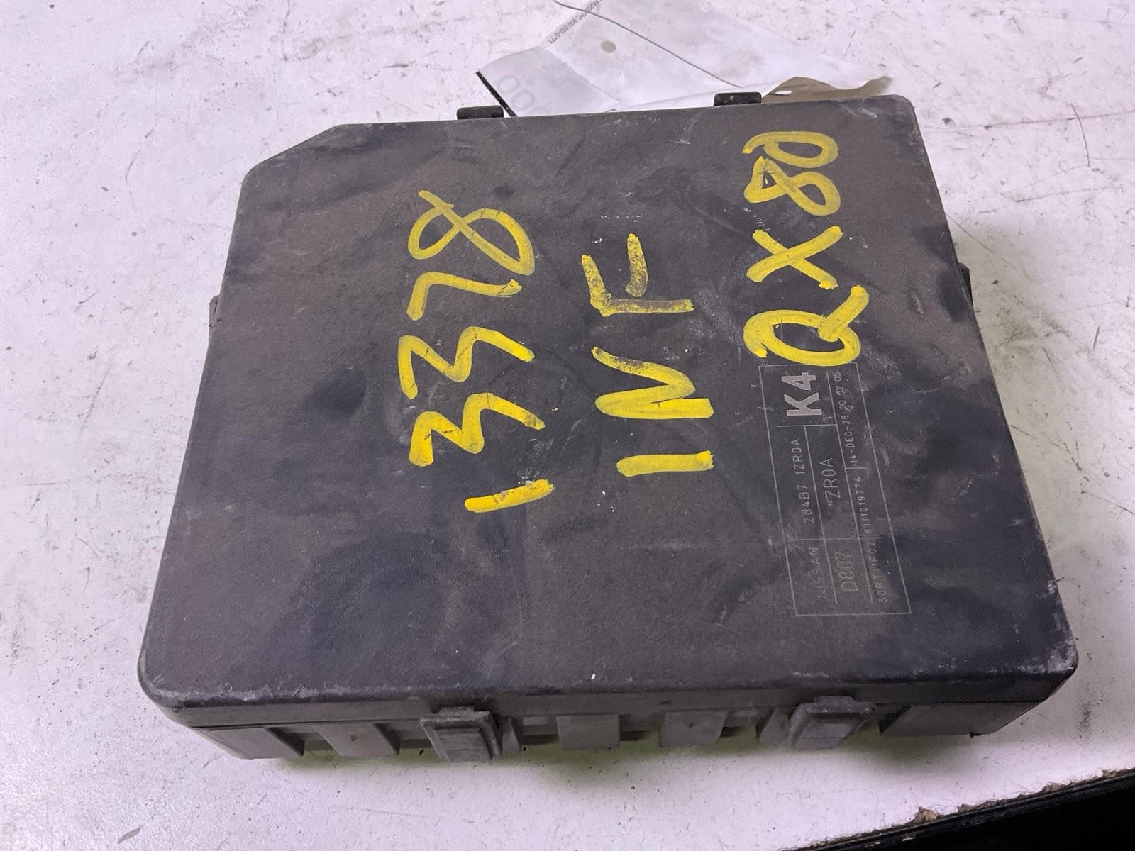 Engine Fuse Box INFINITI QX80 14 15 16 17 18 19 20 21 22 23 242