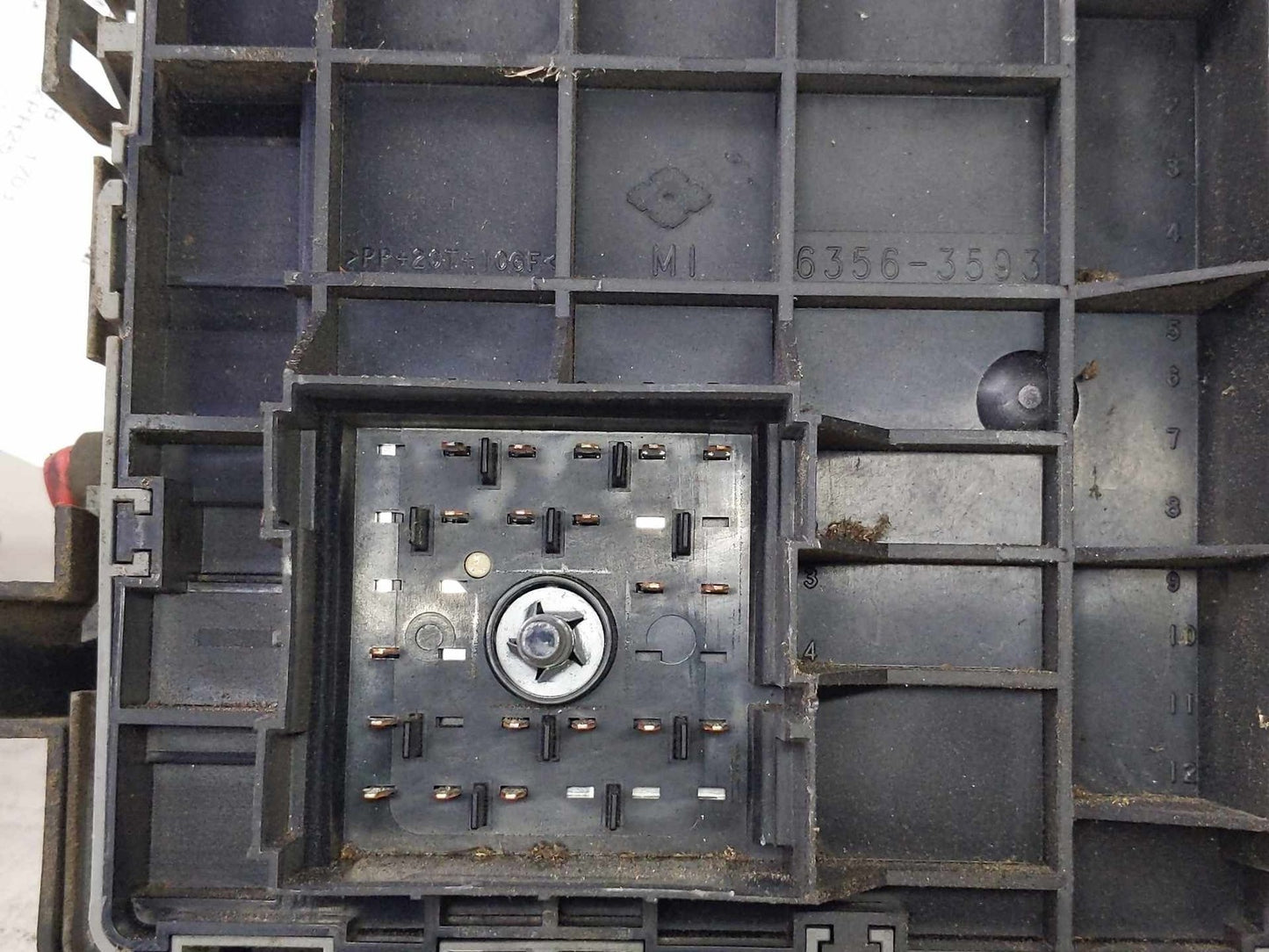 Engine Fuse Box CHEVY EXPRESS 2500 03 04 05 06 078