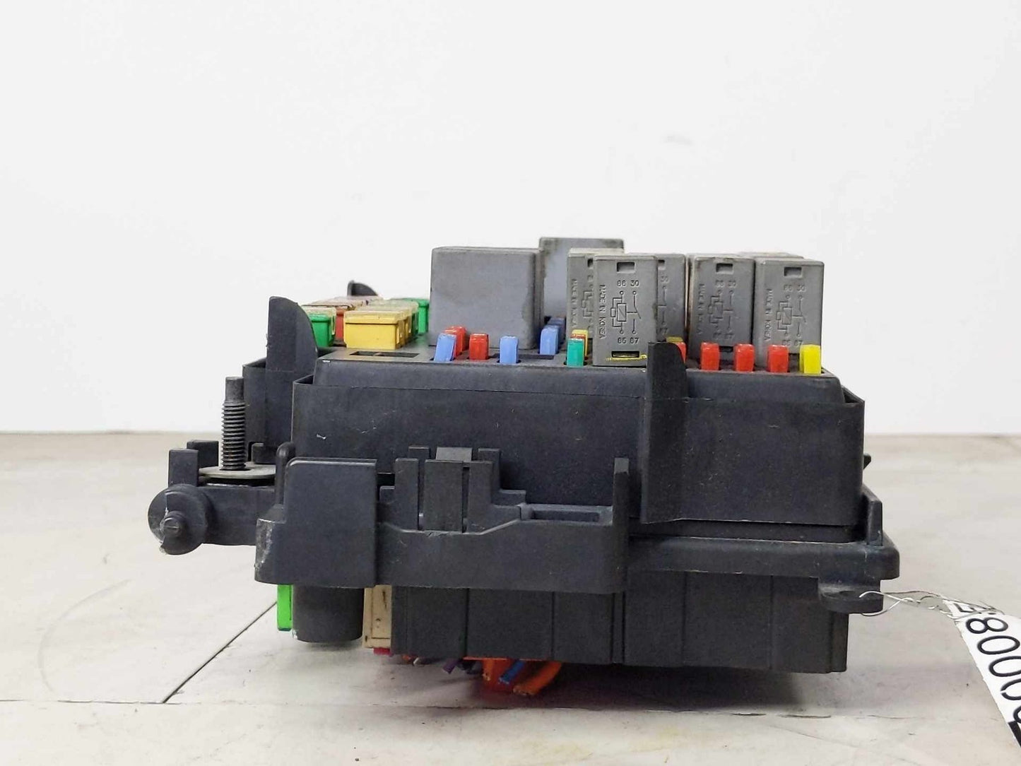 Engine Fuse Box CADILLAC ESCALADE 03 04 05 065