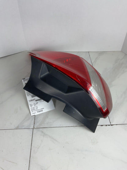 Tail Light Assembly FORD FOCUS Right 12 13 140