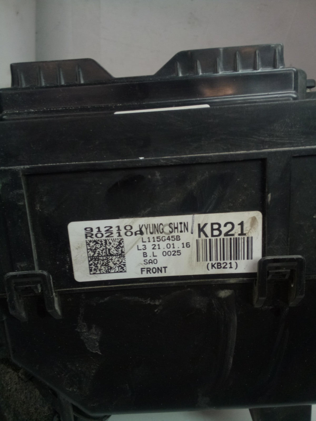 Engine Fuse Box KIA CARNIVAL 229