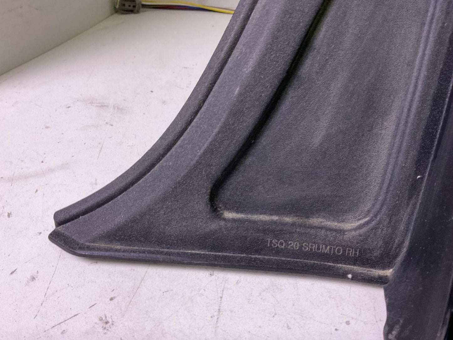 Tail Light Assembly FORD MUSTANG Right 18 19 20 21 22 231