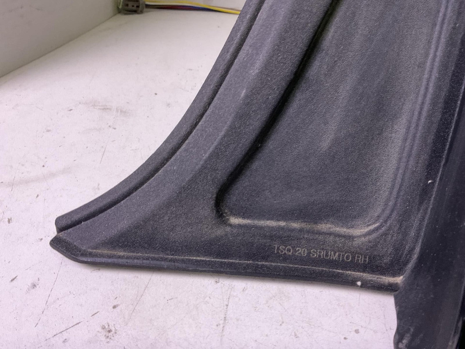 Tail Light Assembly FORD MUSTANG Right 18 19 20 21 22 231