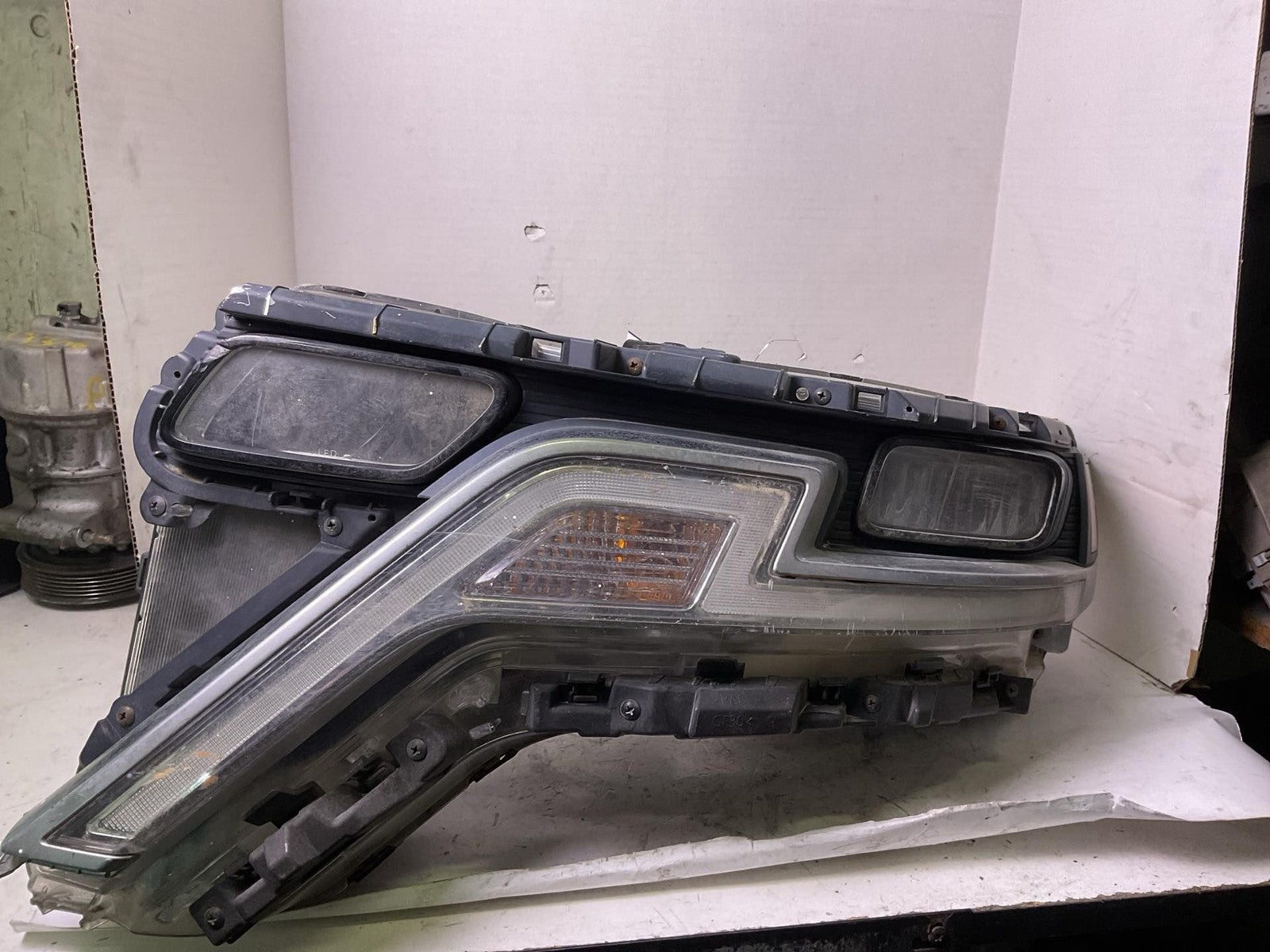 Headlamp Assembly KIA CARNIVAL Left 22 23 240