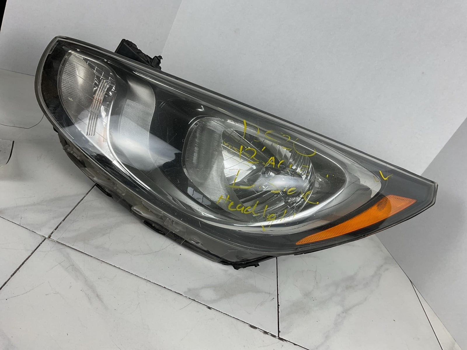 Left Driver Side Head Light Assembly For 2012-2014 HYUNDAI ACCENT0