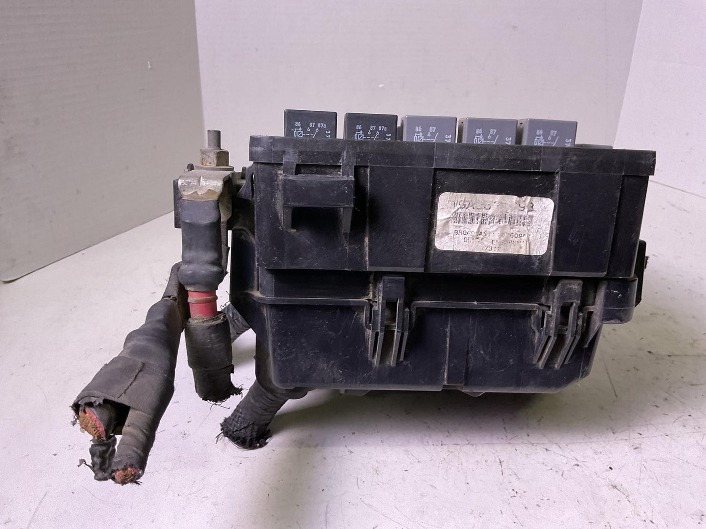 Engine Fuse Box CADILLAC CTS 11 12 13 144