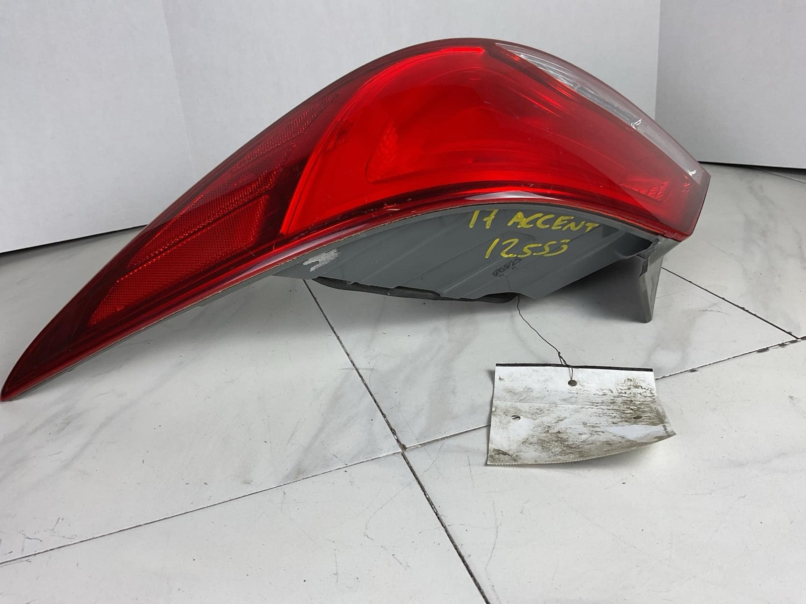 Tail Light Assembly HYUNDAI ACCENT Right 15 16 173