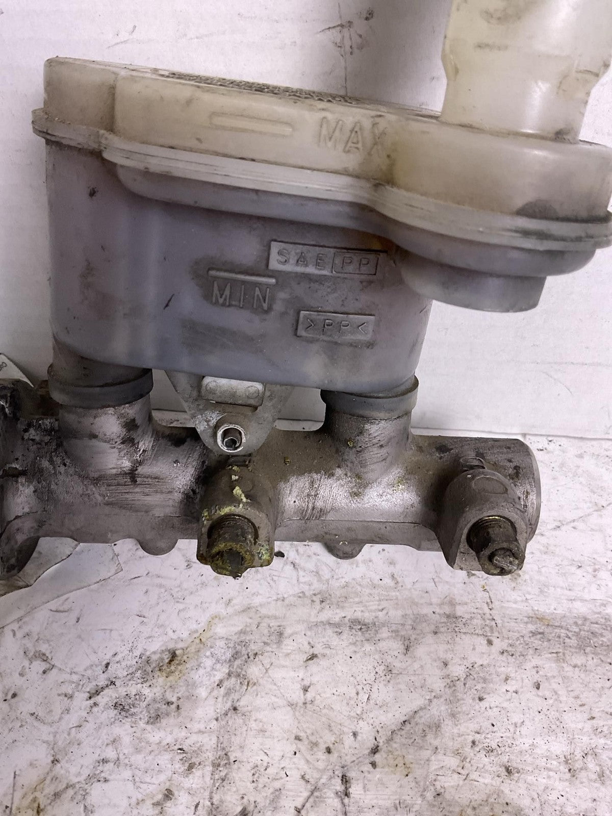 Master Cylinder NISSAN MAXIMA 04 05 06 07 0815