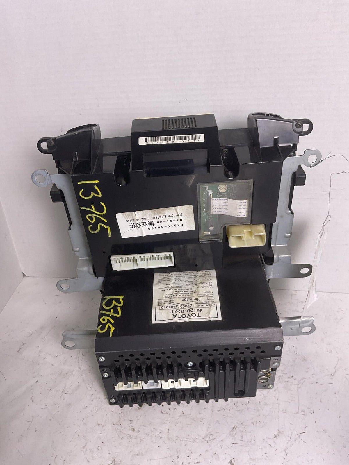 Audio & Visual Equip.(radio) TOYOTA HIGHLANDER 04 053