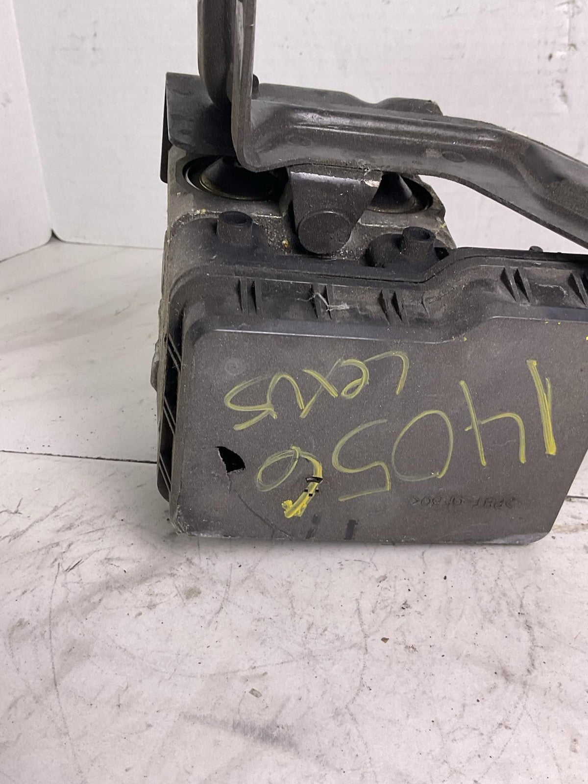 Anti-lock Brake Parts LEXUS ES330 04 05 064