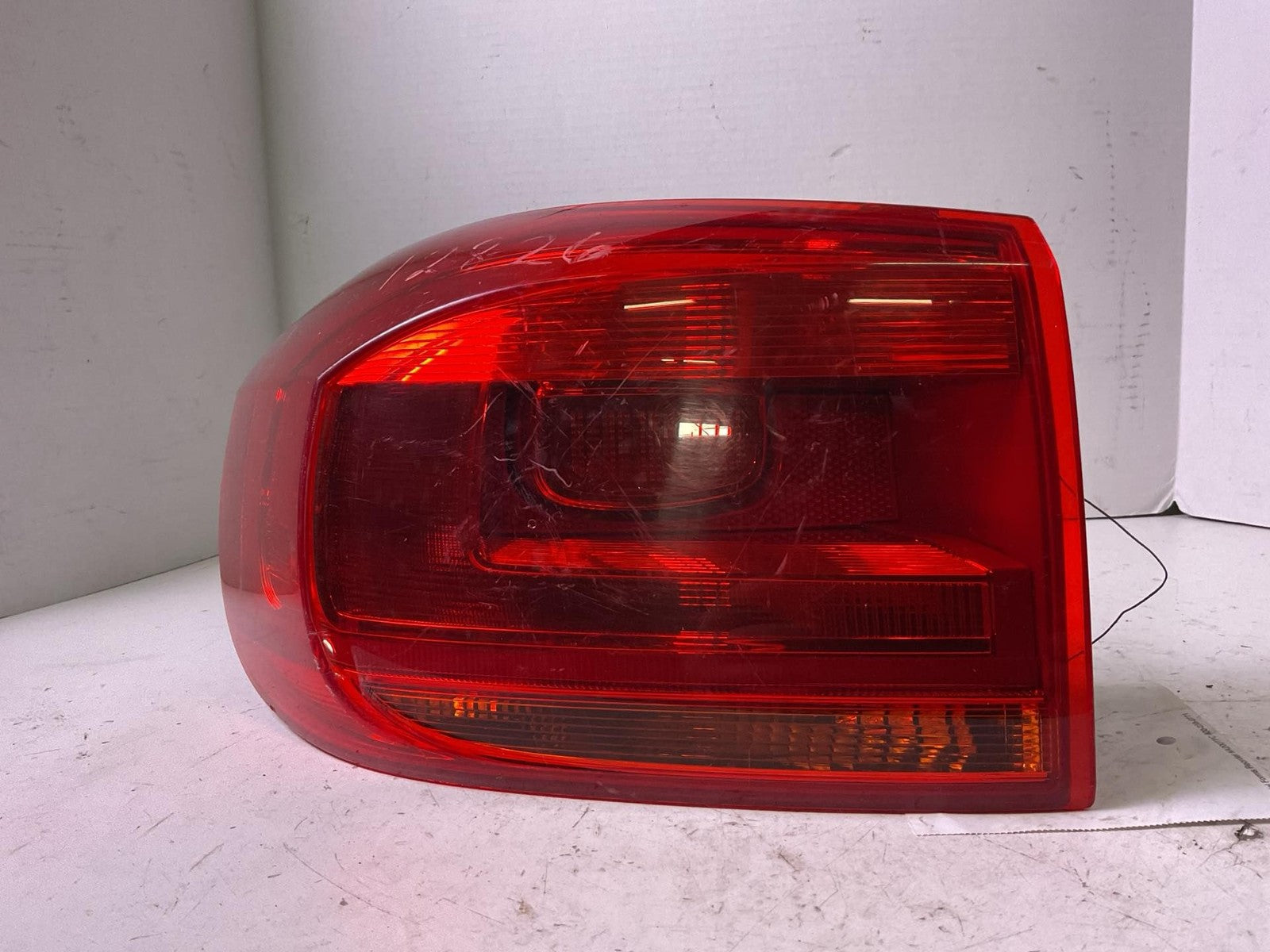 Tail Light Assembly VW TIGUAN Left 12 13 14 15 16 17 180