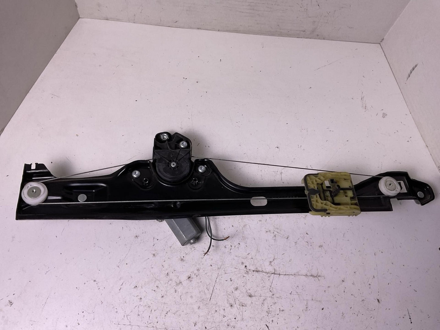 Side/rear/cargo Regulator CHEVROLET BLAZER Right 19 20 21 22 23 243