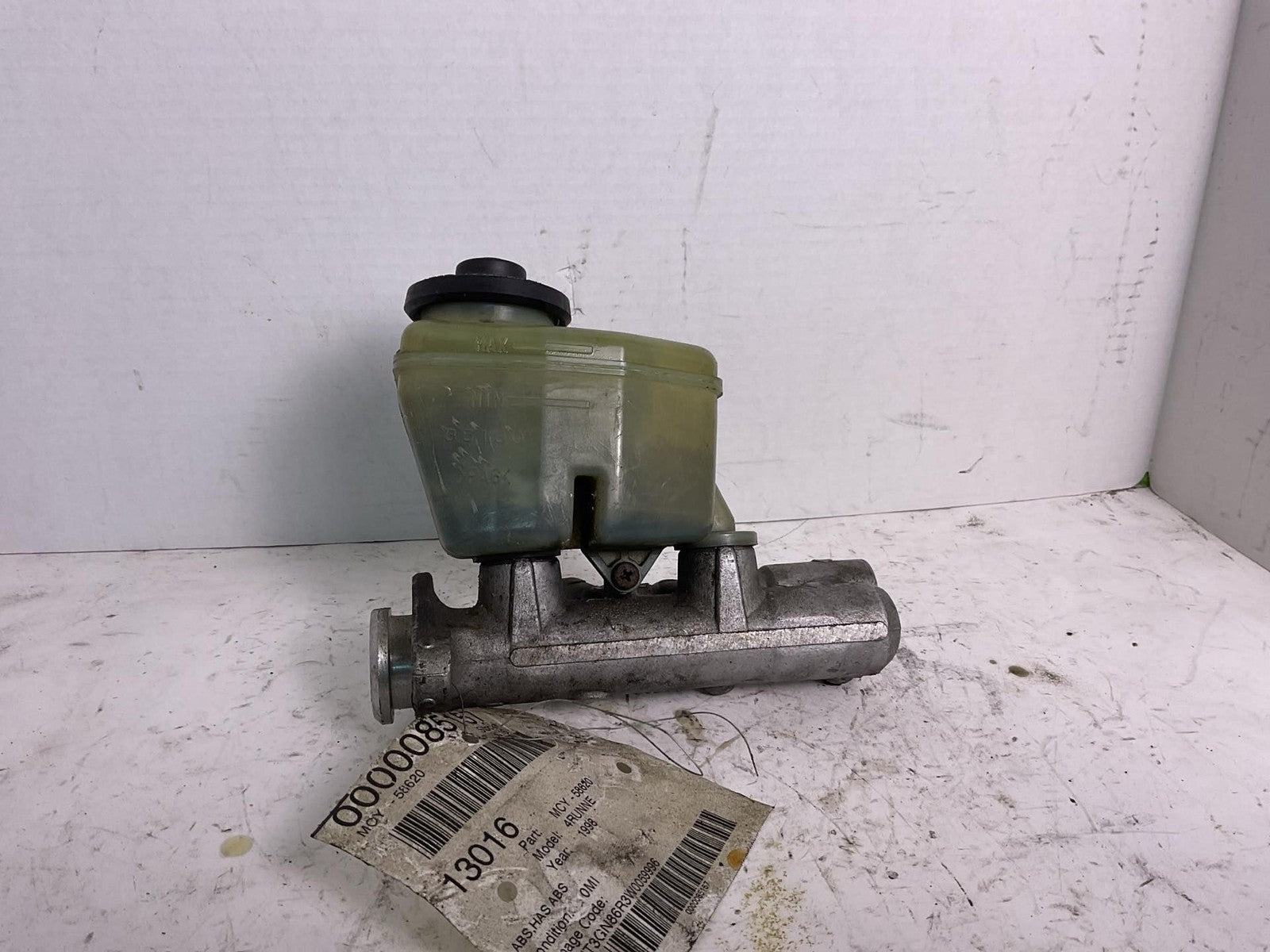 Master Cylinder TOYOTA 4RUNNER 96 97 98 99 001