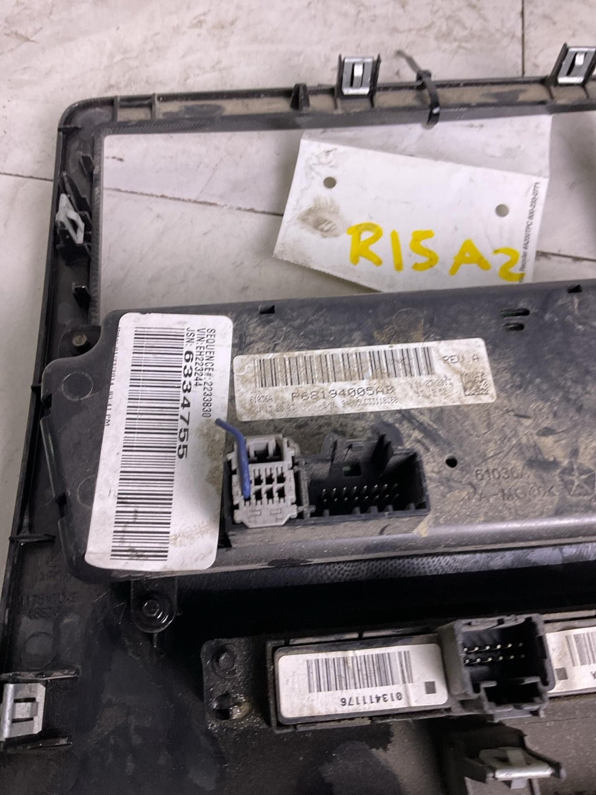 Fuel Tank Door For 2011 2012 2013 2014 Dodge Challenger2