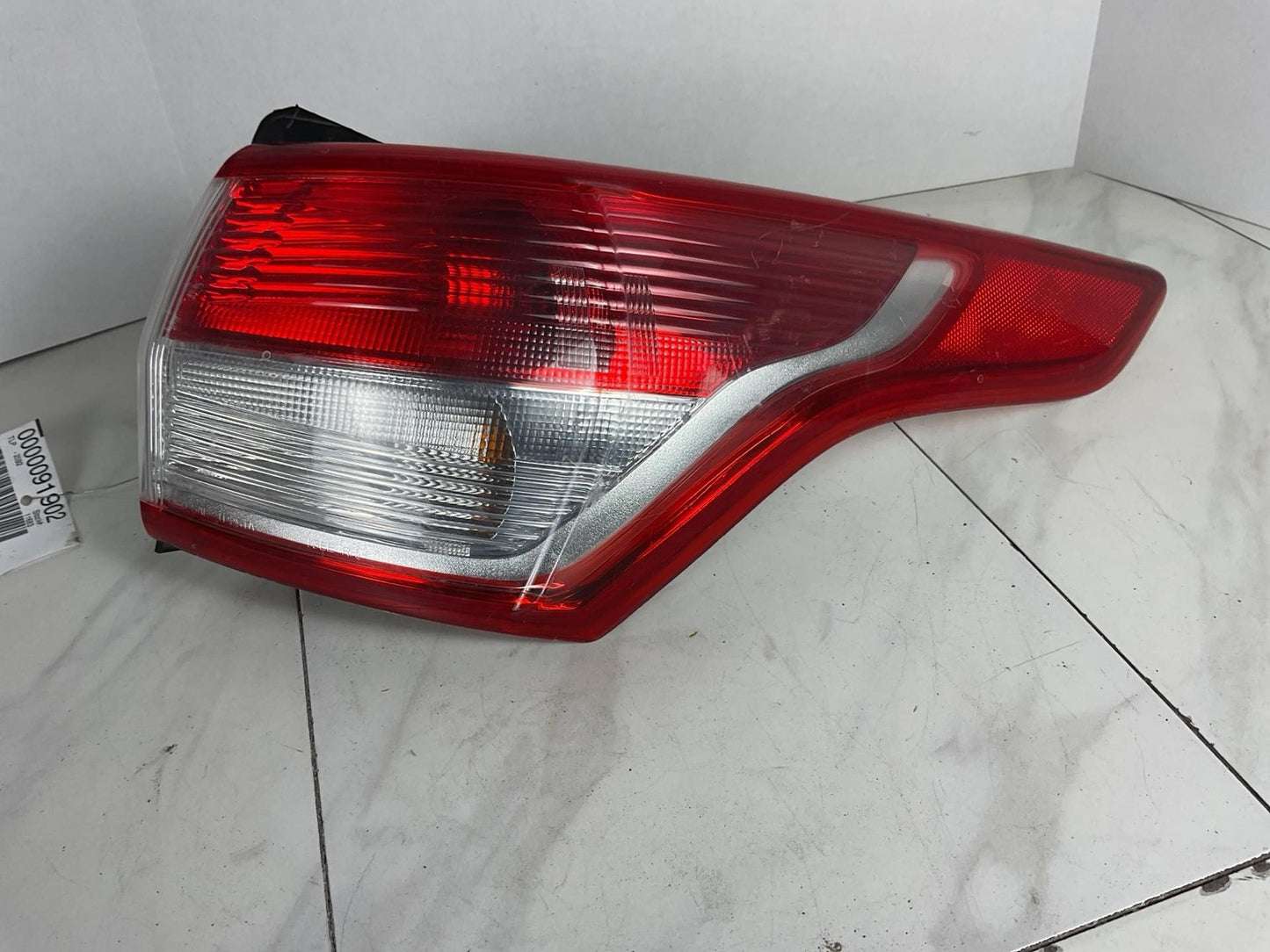 Tail Light Assembly FORD ESCAPE Right 13 14 15 161