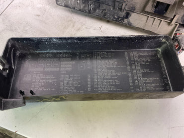 Engine Fuse Box DODGE CHALLENGER 181