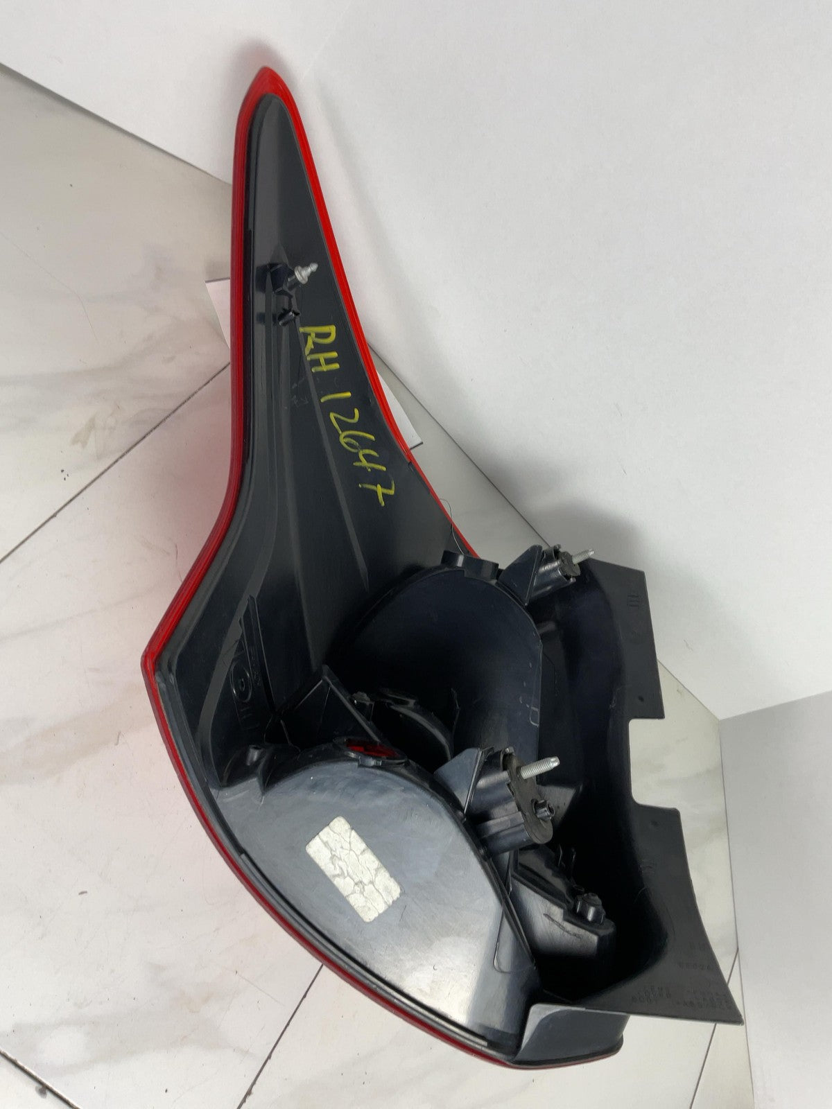 Tail Light Assembly FORD FOCUS Right 12 13 145