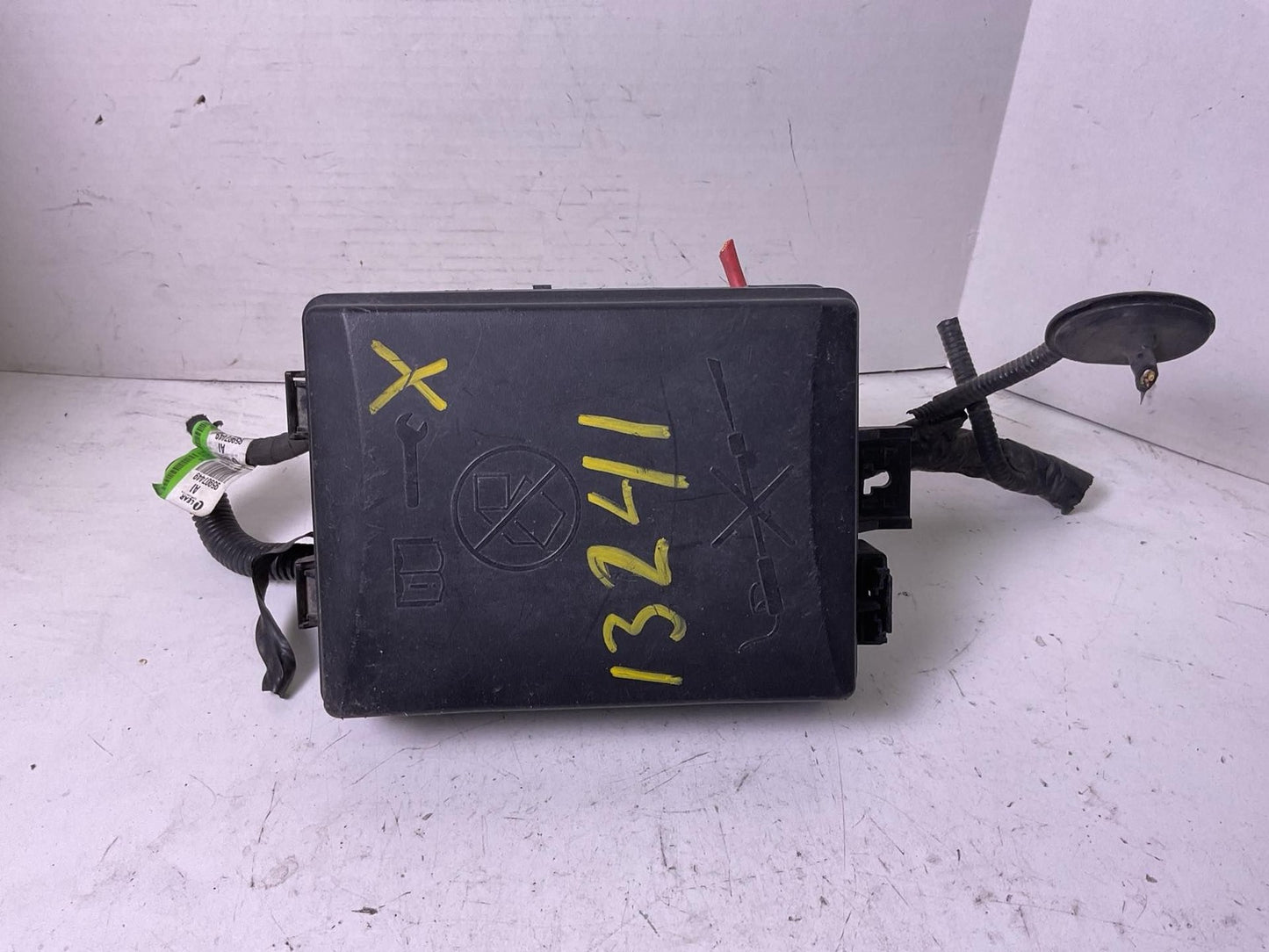 Engine Fuse Box CHEVY SONIC 12 130