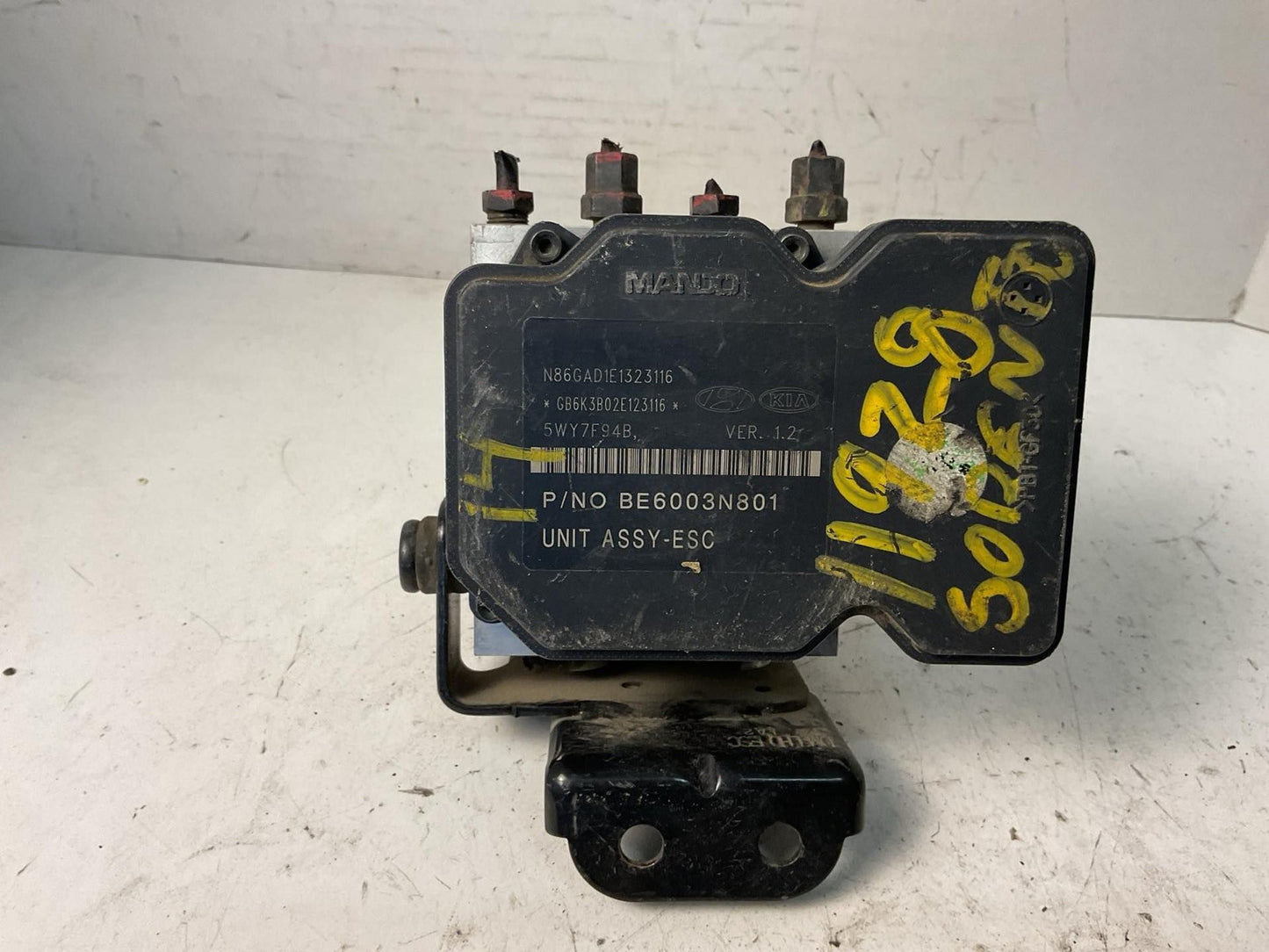 Anti-lock Brake Parts KIA SORENTO 14 154