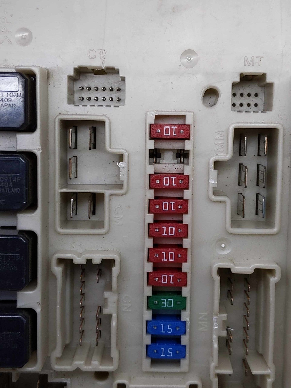 Engine Fuse Box NISSAN TITAN 04 05 068