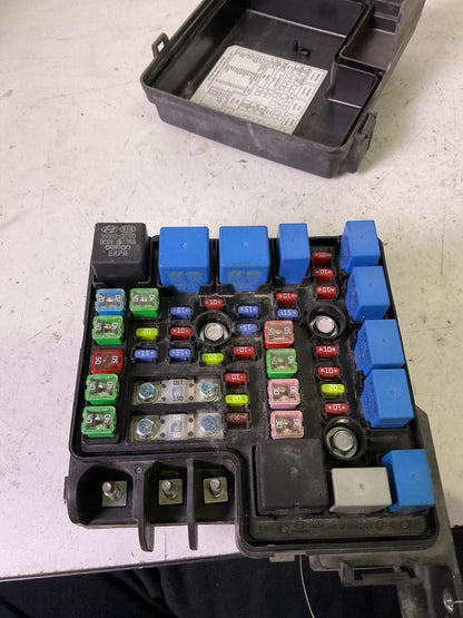 Engine Fuse Box HYUNDAI ELANTRA 10 11 121
