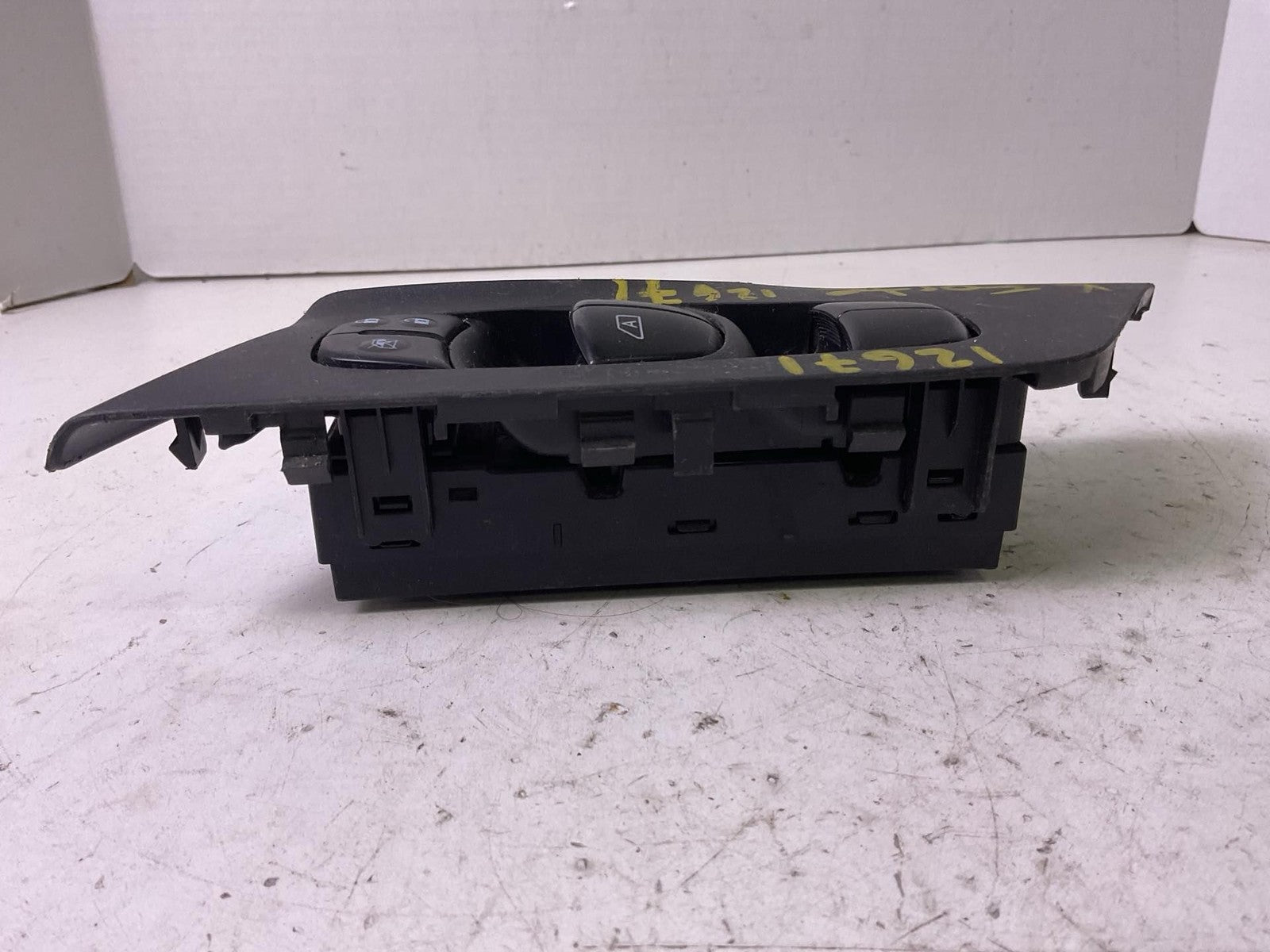 Door Switch Front KIA FORTE 19 20 21 22 23 244