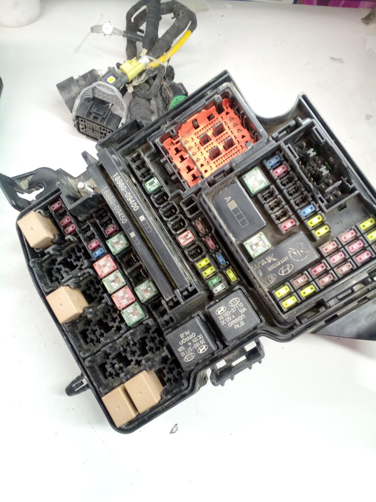 Engine Fuse Box KIA CARNIVAL 226