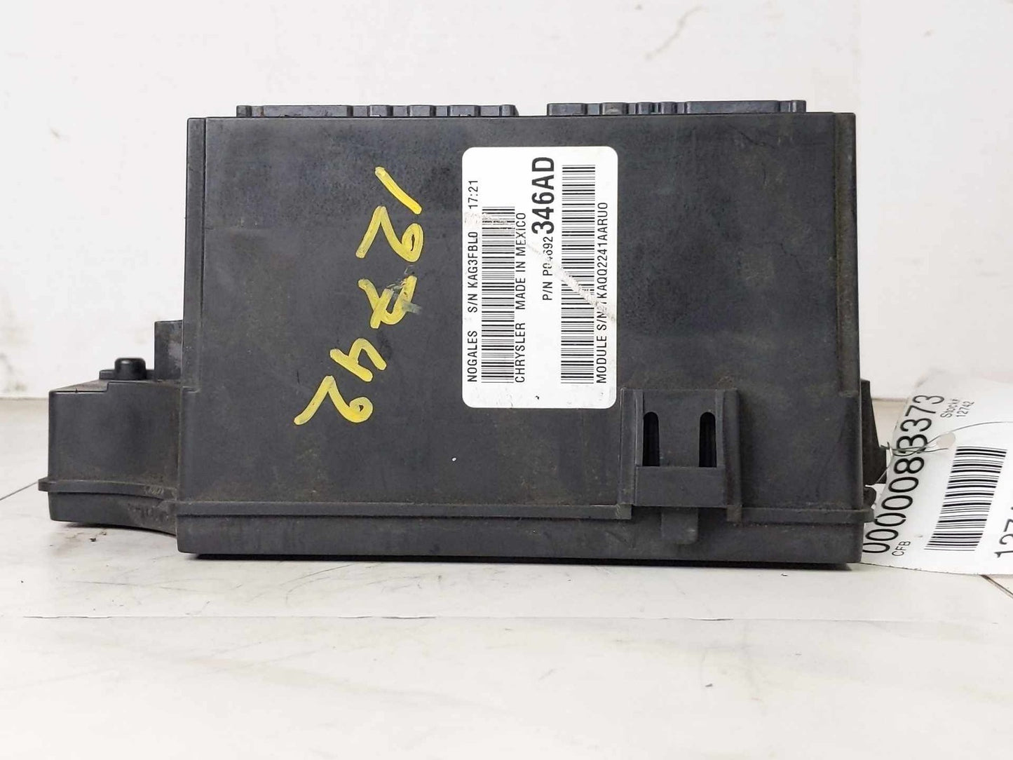 Cabin Fuse Box CHRYSLER 200 124