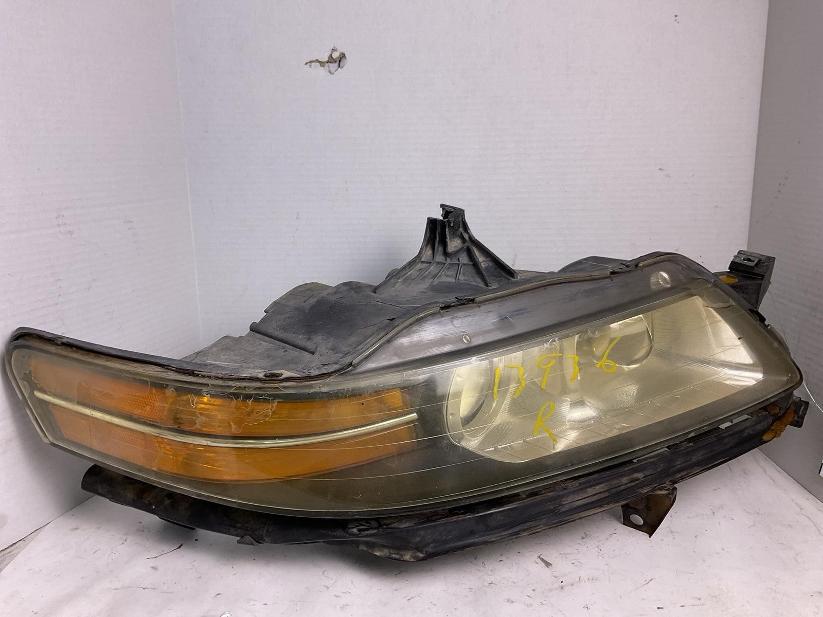 Headlight Assembly Right Passenger Side For 2006 Acura TL0