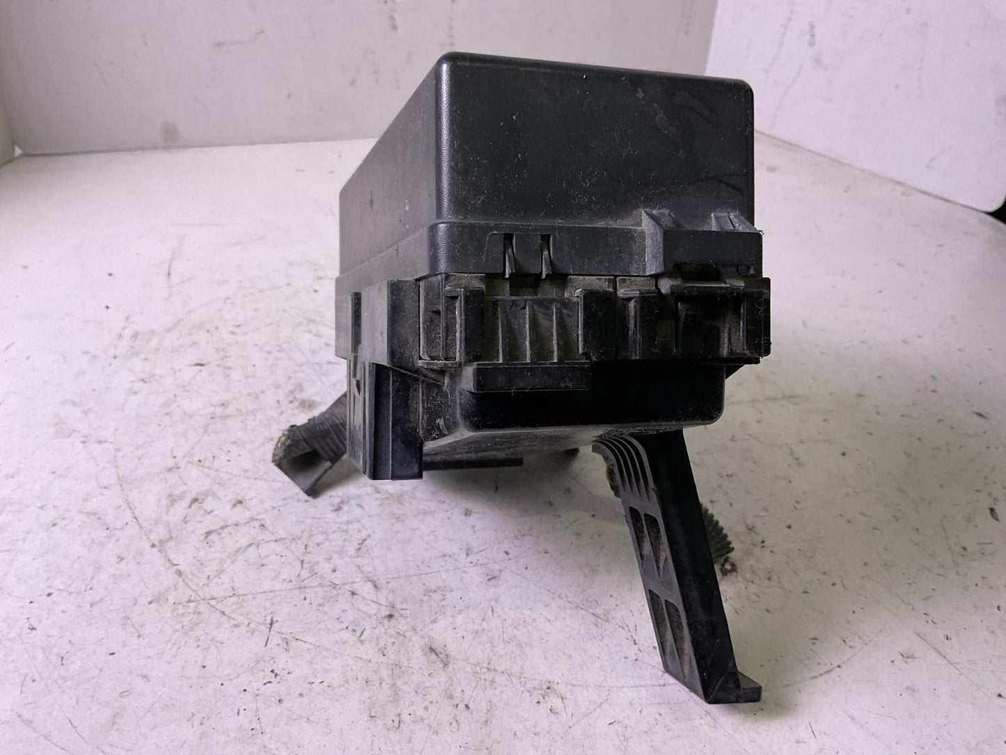 Engine Fuse Box NISSAN PATHFINDER 10 11 121