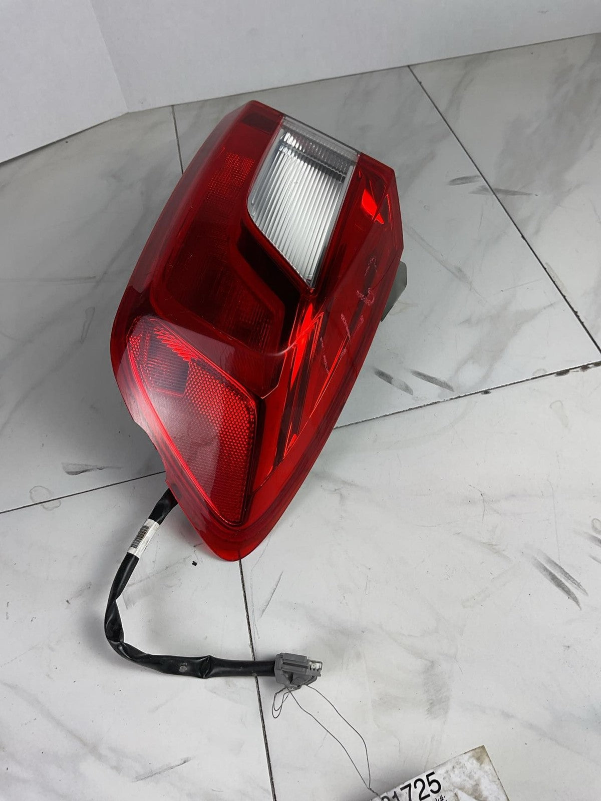 Tail Light Assembly CHEVY CRUZE Right 17 18 190