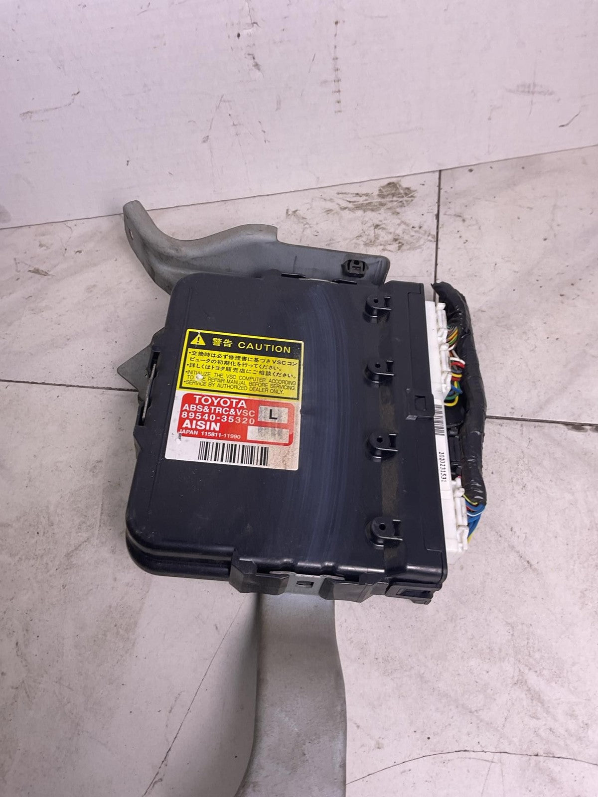 Chassis Brain Box TOYOTA 4RUNNER 03 040