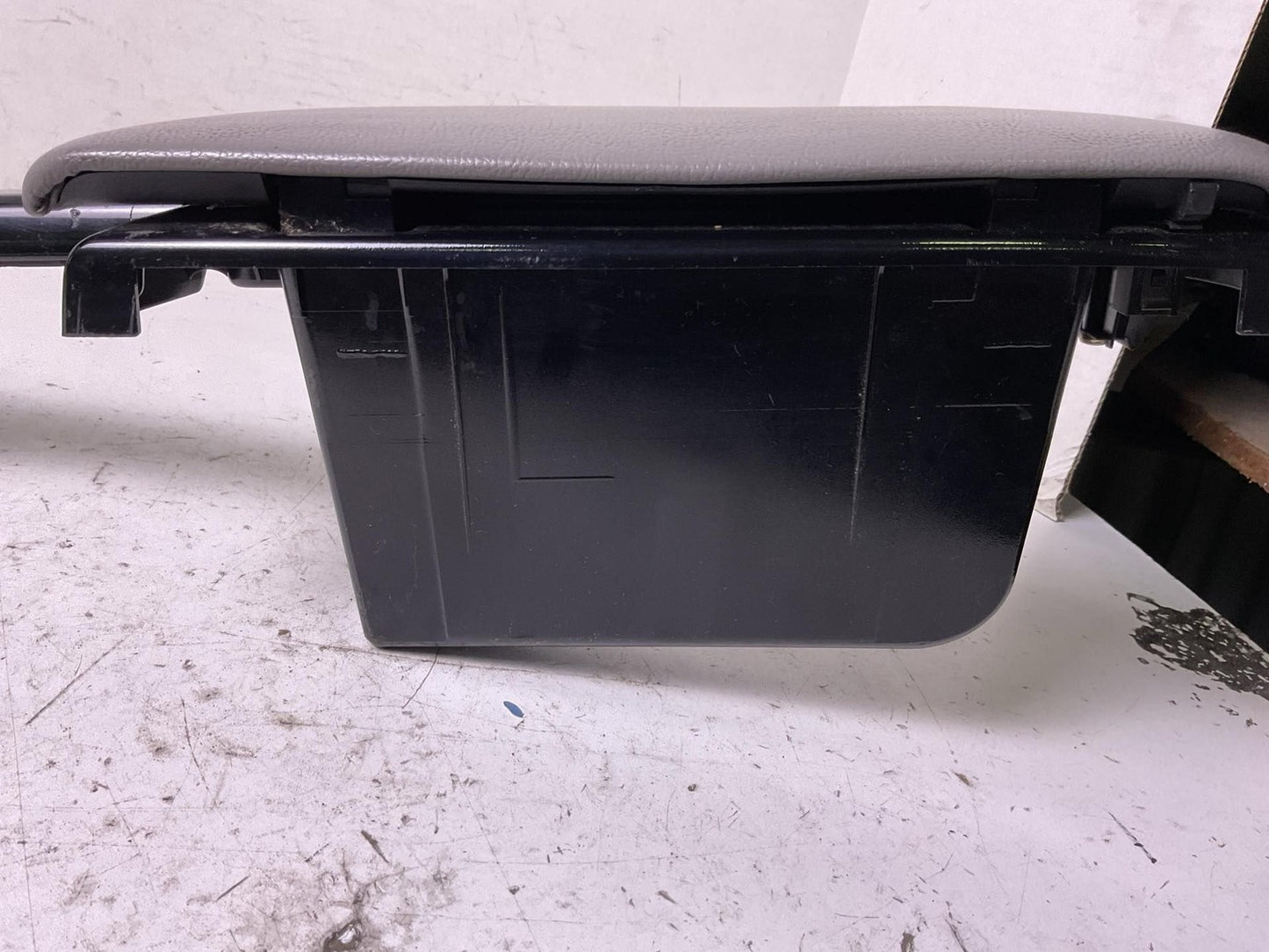 Door Switch Front TOYOTA SIENNA 04 05 06 07 08 09 104