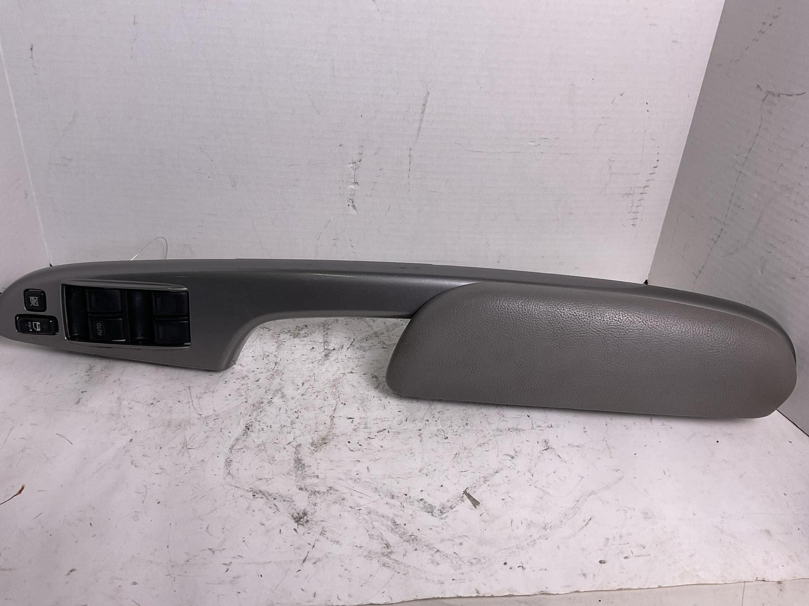 Door Switch Front TOYOTA SIENNA 04 05 06 07 08 09 100