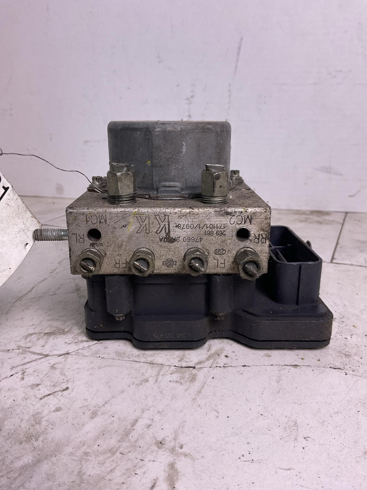 Anti-lock Brake Parts NISSAN VERSA 14 15 16 17 18 194