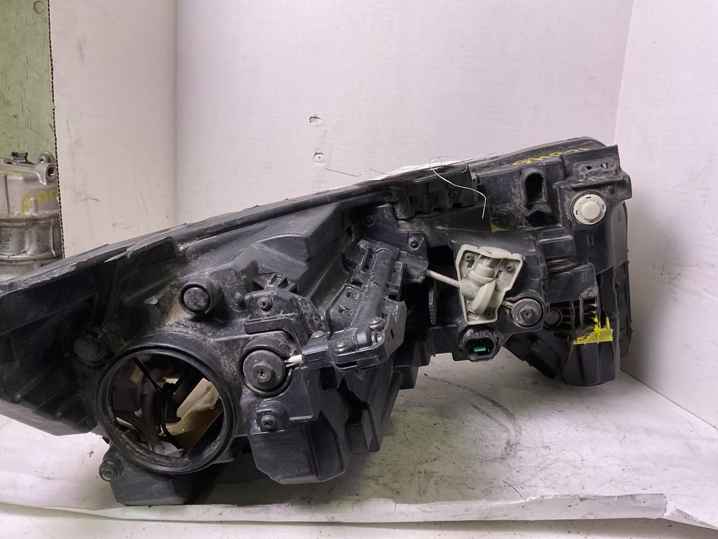 Headlamp Assembly KIA CARNIVAL Left 22 23 242