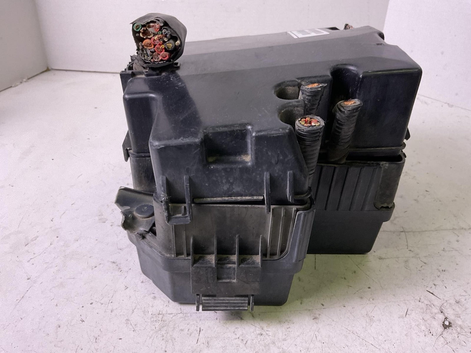 Engine Fuse Box KIA SORENTO 11 12 133