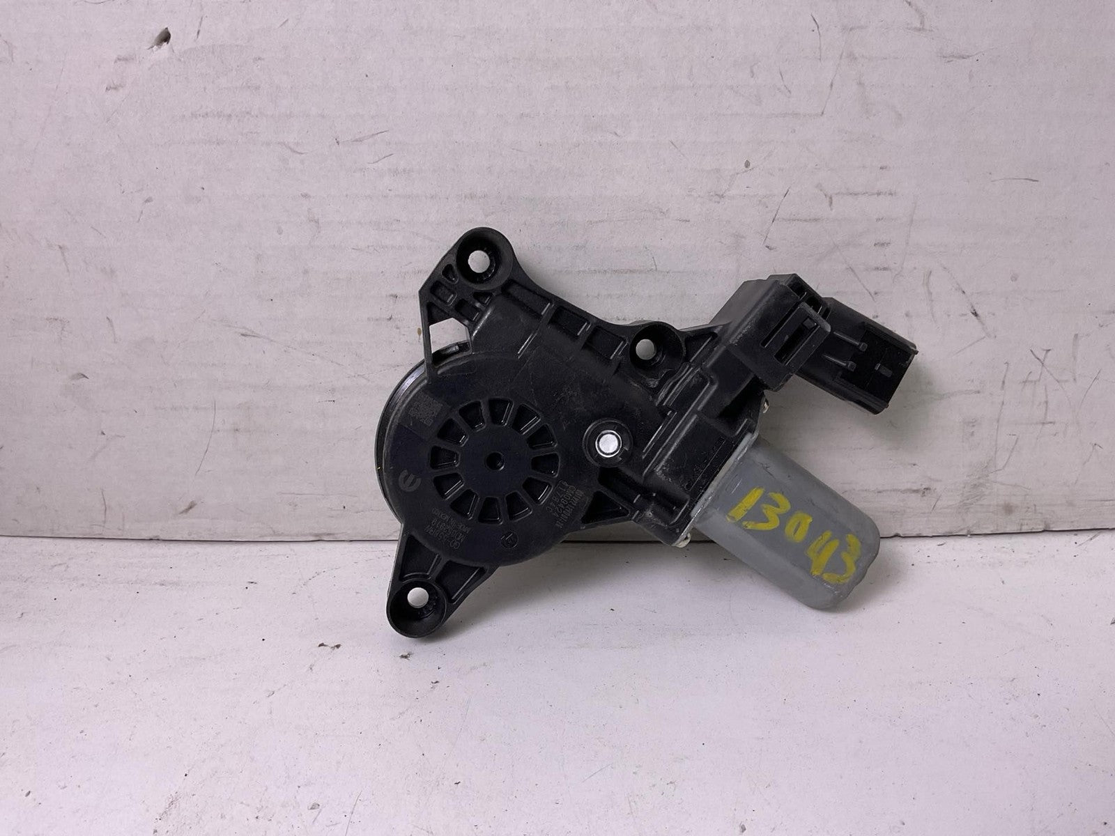 Front Door Regulator DODGE PICKUP 2500 Left 230