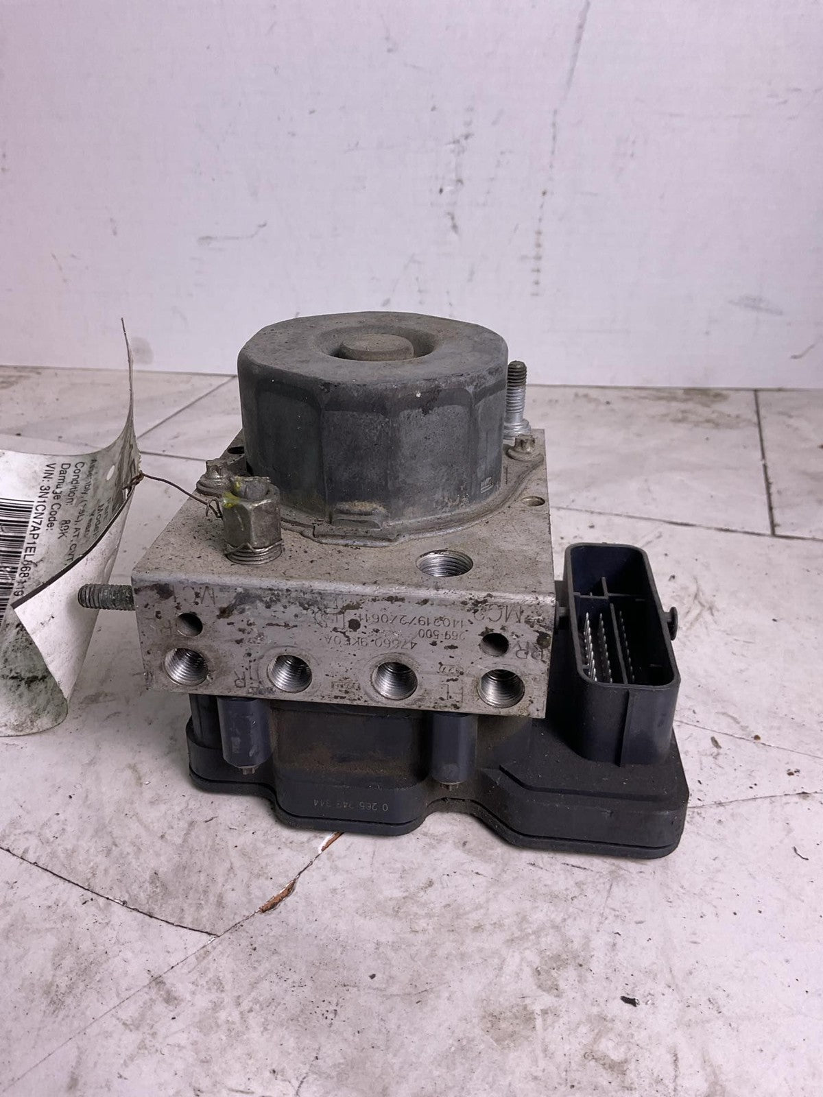 Anti-lock Brake Parts NISSAN VERSA 14 15 16 17 18 190