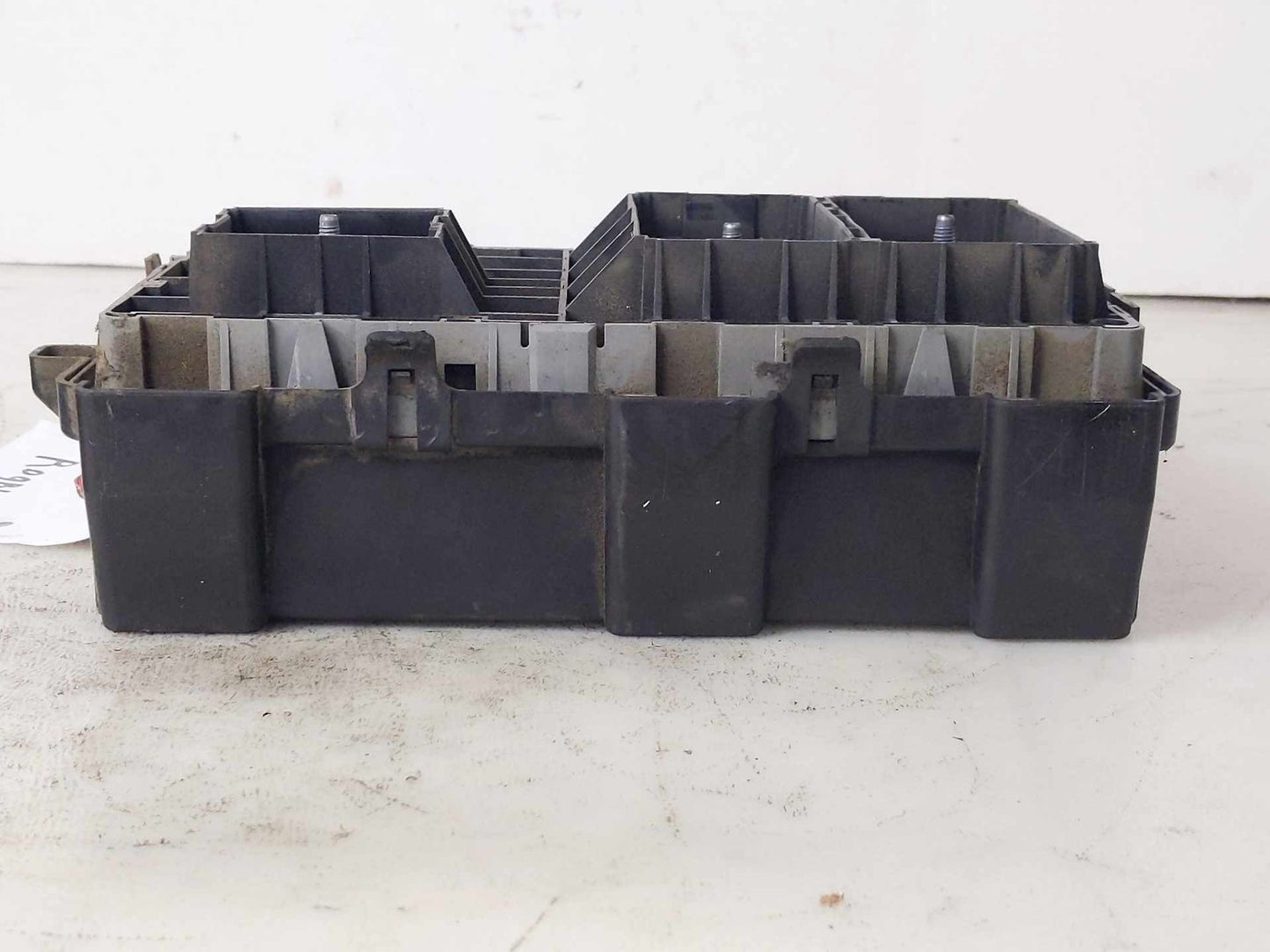 Engine Fuse Box CHEVY EXPRESS 2500 03 04 05 06 076