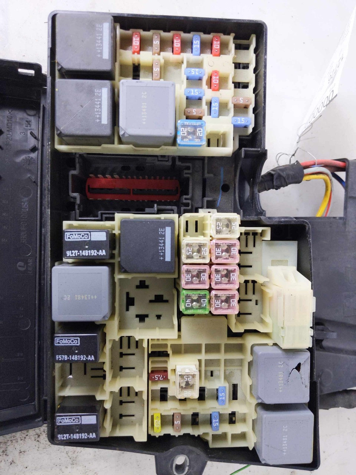 Engine Fuse Box FORD FOCUS 12 13 141