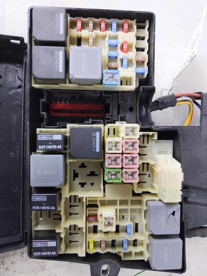 Engine Fuse Box FORD FOCUS 12 13 141